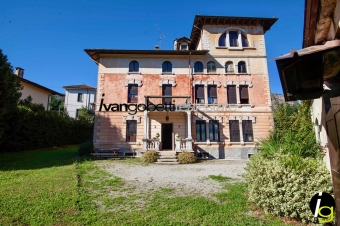 Affascinante villa d’epoca (1870) nel centro di Baveno sul Lago Maggiore in vendita