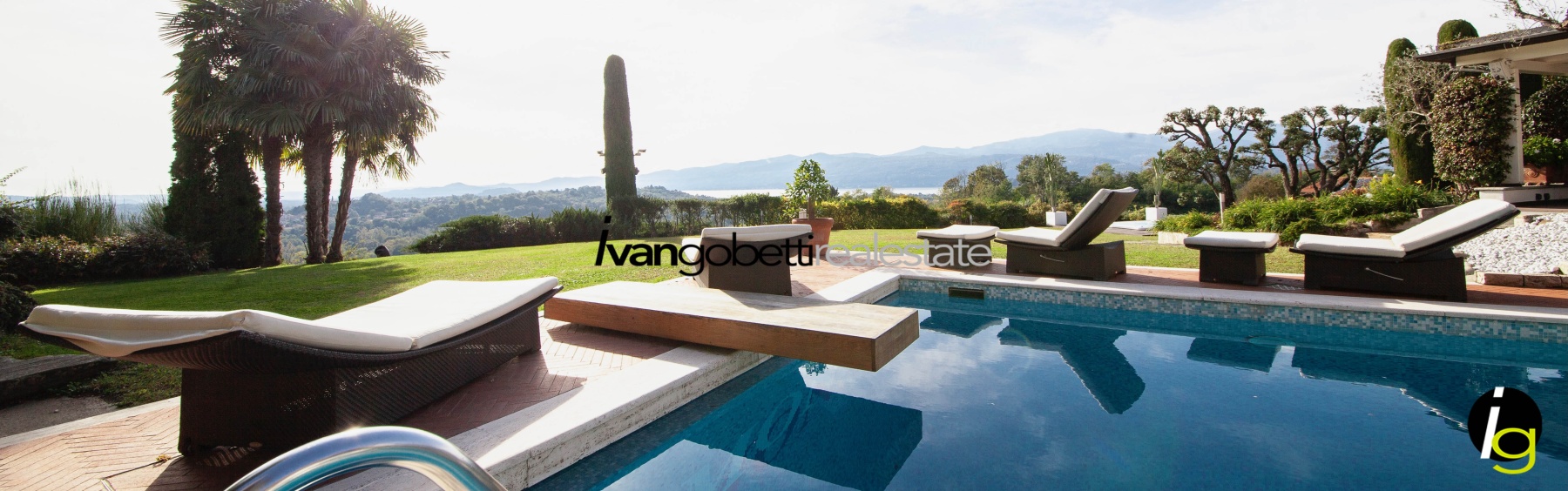 Lussuosa e panoramica villa contemporanea con parco e piscina vicinanze Varese<br/><span>Codice prodotto: 041124