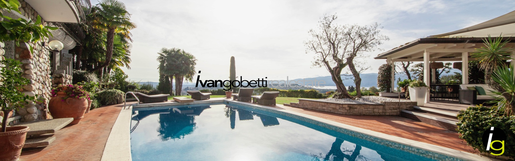 Lussuosa e panoramica villa contemporanea con parco e piscina vicinanze Varese<br/><span>Codice prodotto: 041124