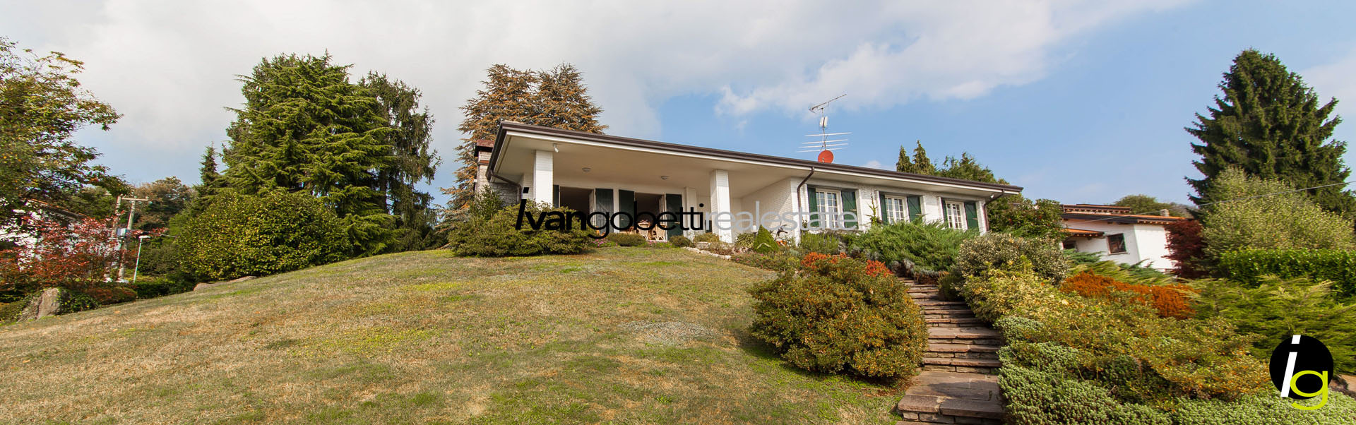 Вилла на продажу в Массино Висконти Озеро Маджоре