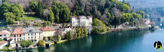 Ortasee in Orta San Giulio in der prächtigen Villa Natta zum Verkauf Penthouse mit Zugang zum See